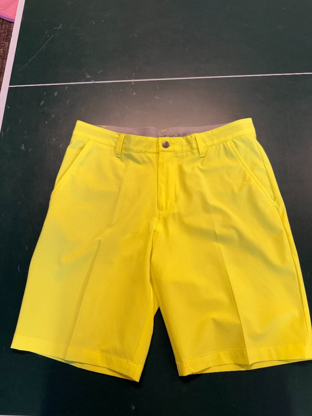 Adidas Men’s Neon Yellow Ultimate365 Stretch Golf Shorts Size 32